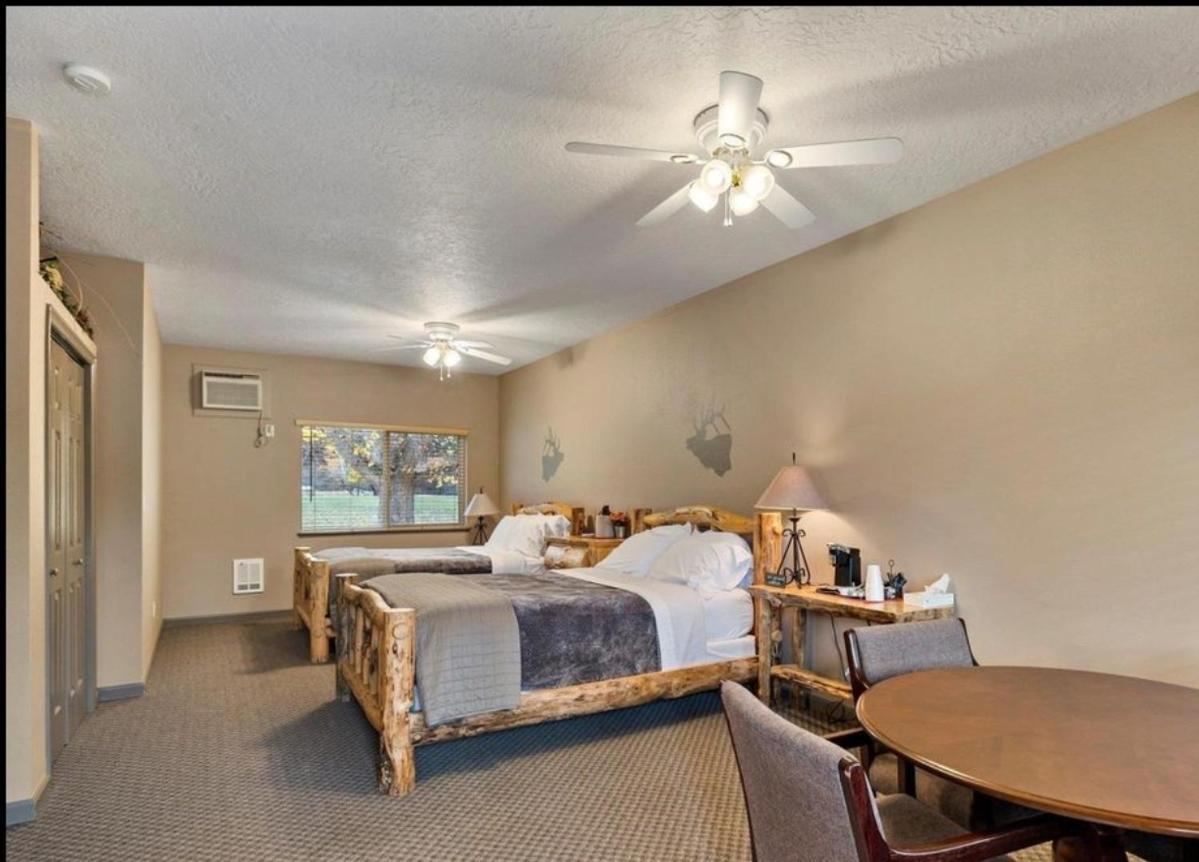 Southfork Lodge - Riverside Inn Lowman Extérieur photo